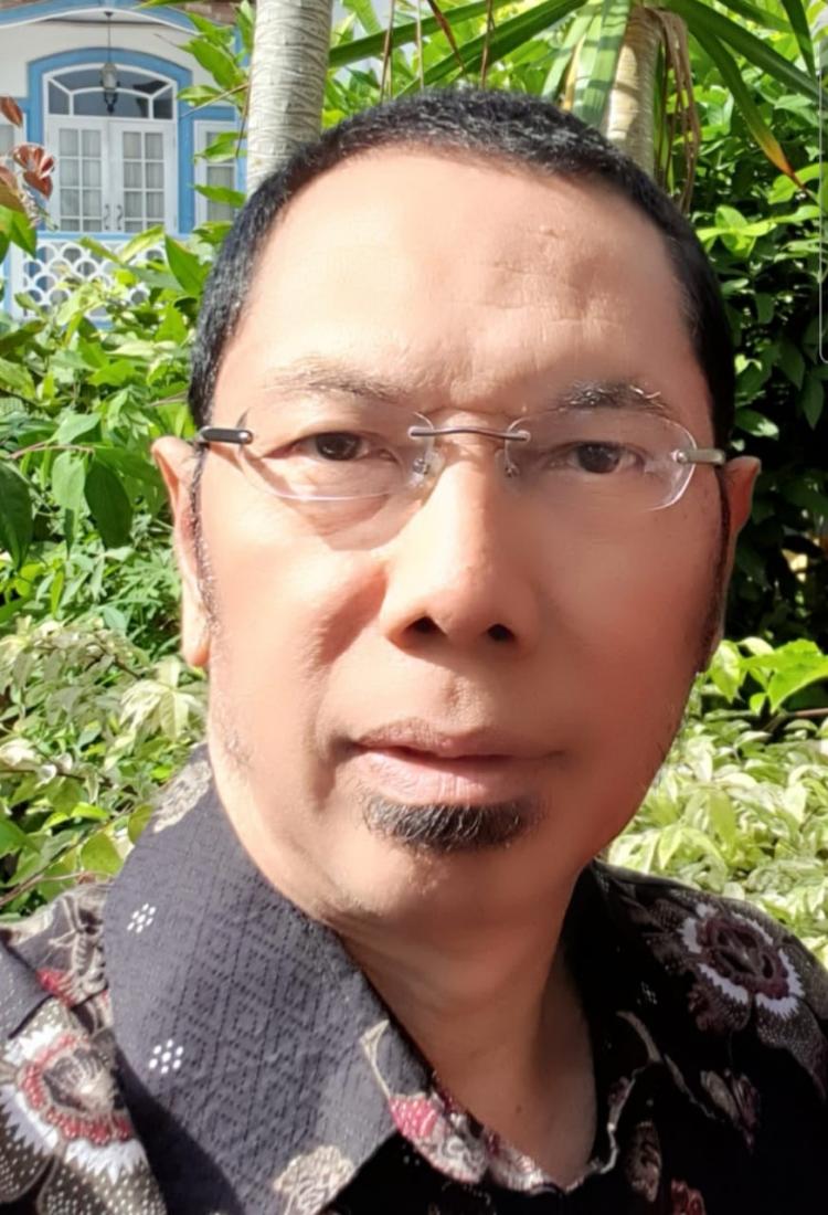 DR. FREDDY RANGKUTI